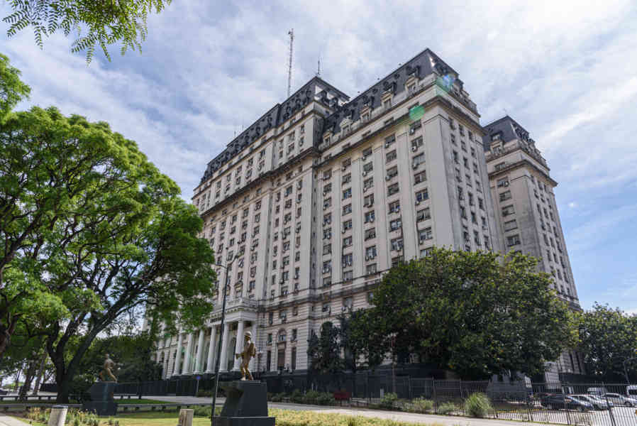 Argentina - Buenos Aires 105 - Montserrat - ministerio de Defensa.jpg
